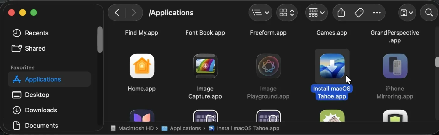 MacOS Screenshot showing the Downloaded macos tahoe.app installation application.