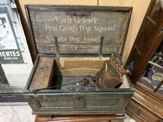 Historic butcher guild chest bearing the names of Petry family members at the Petry Museum in Târgu Mureș